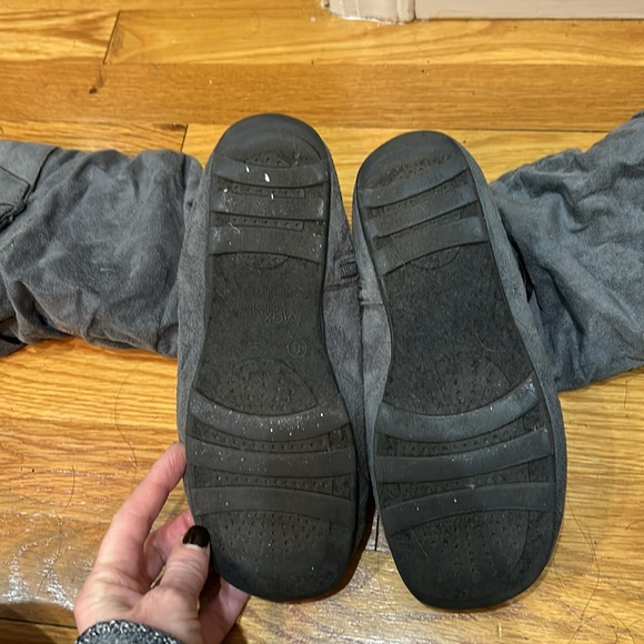 Max Collection grey slouchy boot. Size 9. - Picture 6 of 7